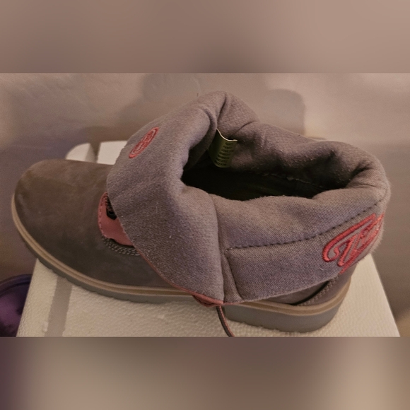 Timberlain Boots - Picture 10 of 10